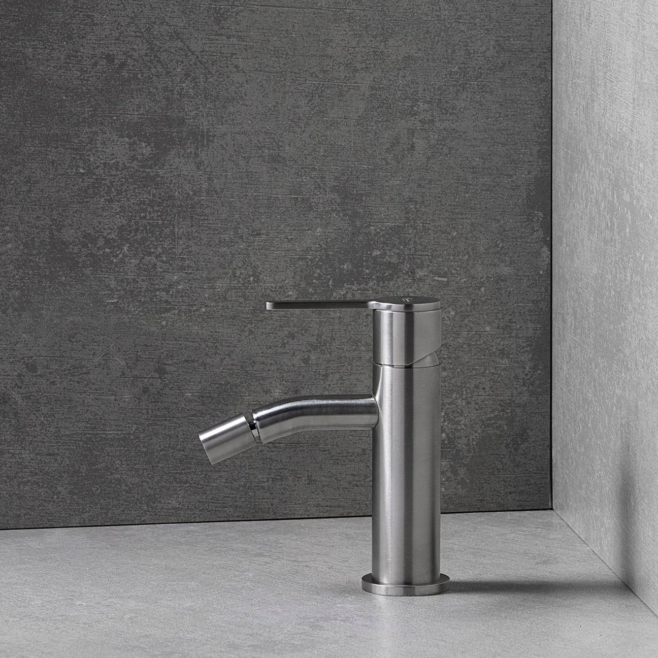 Miscelatore bidet in acciaio inox con scarico click clack (Cod. 85004IN) - Emmevi Filoinox